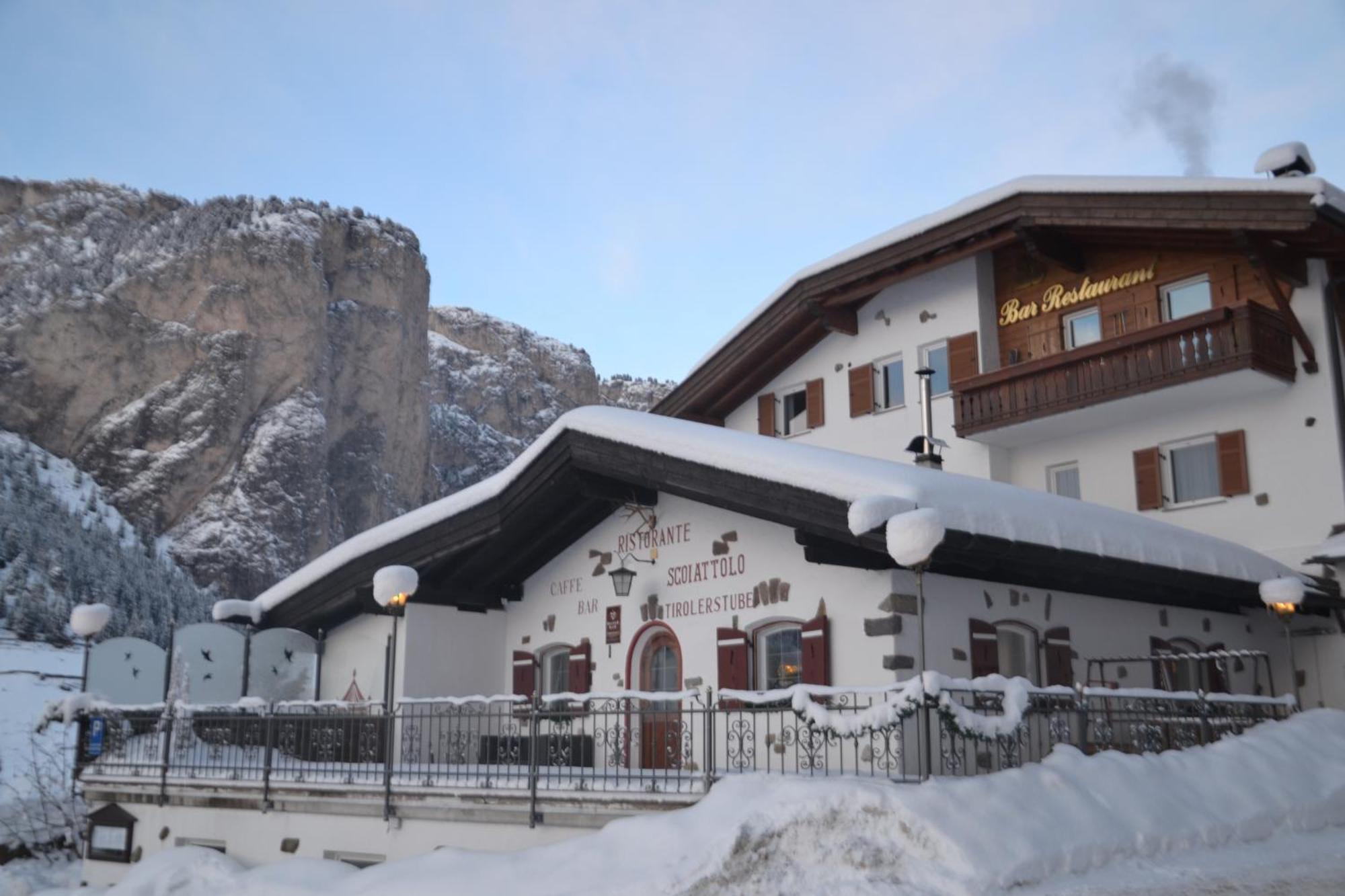 Hotel Scoiattolo Selva di Val Gardena Esterno foto