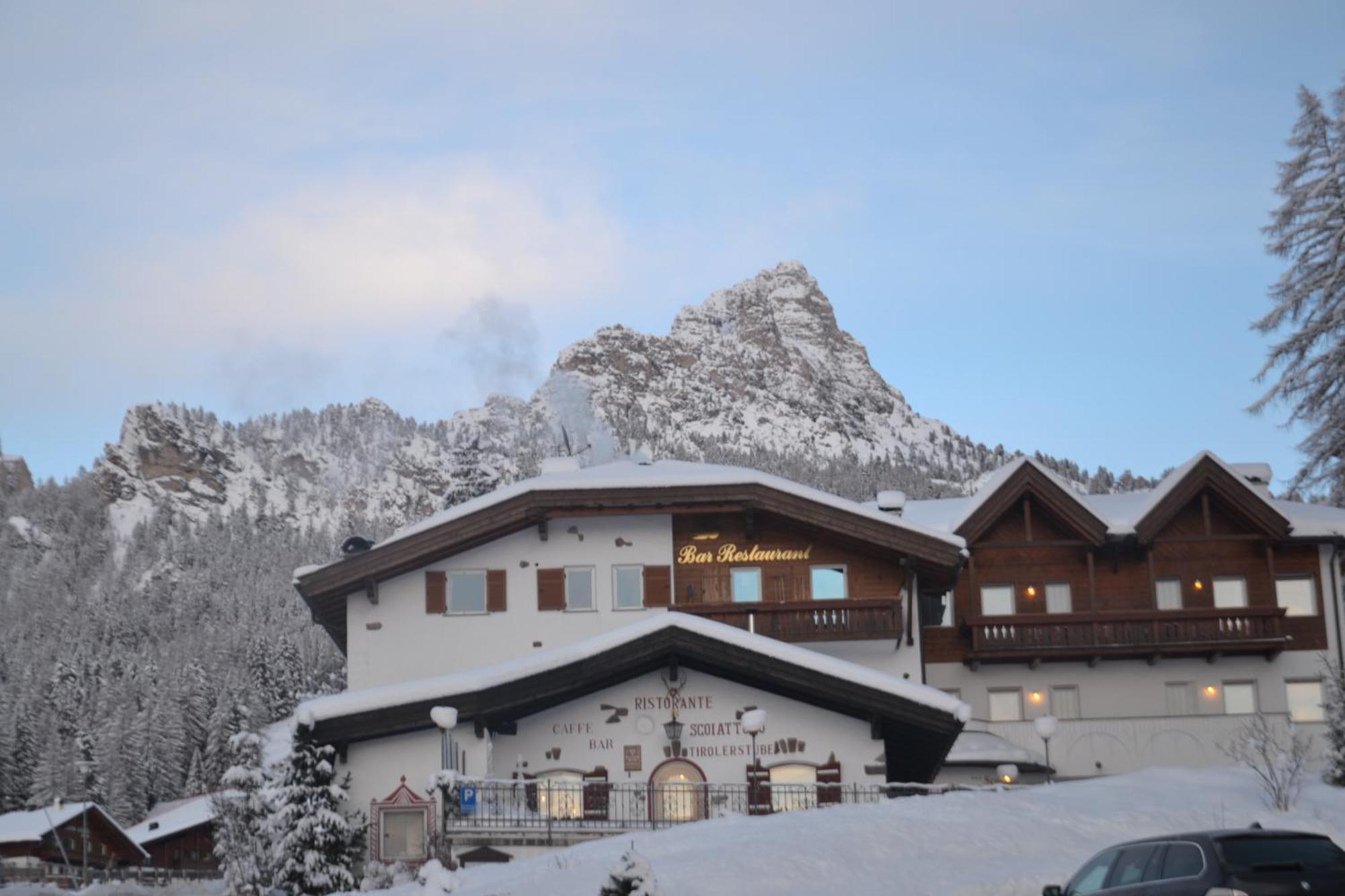 Hotel Scoiattolo Selva di Val Gardena Esterno foto