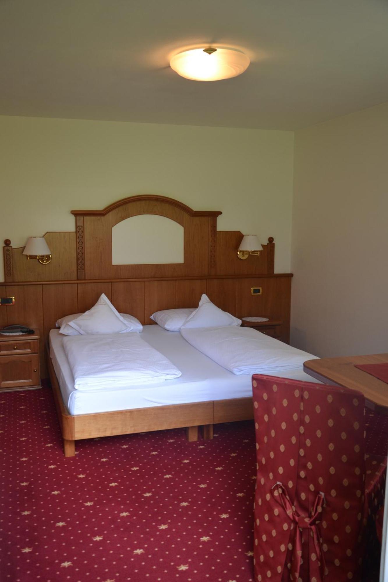 Hotel Scoiattolo Selva di Val Gardena Esterno foto