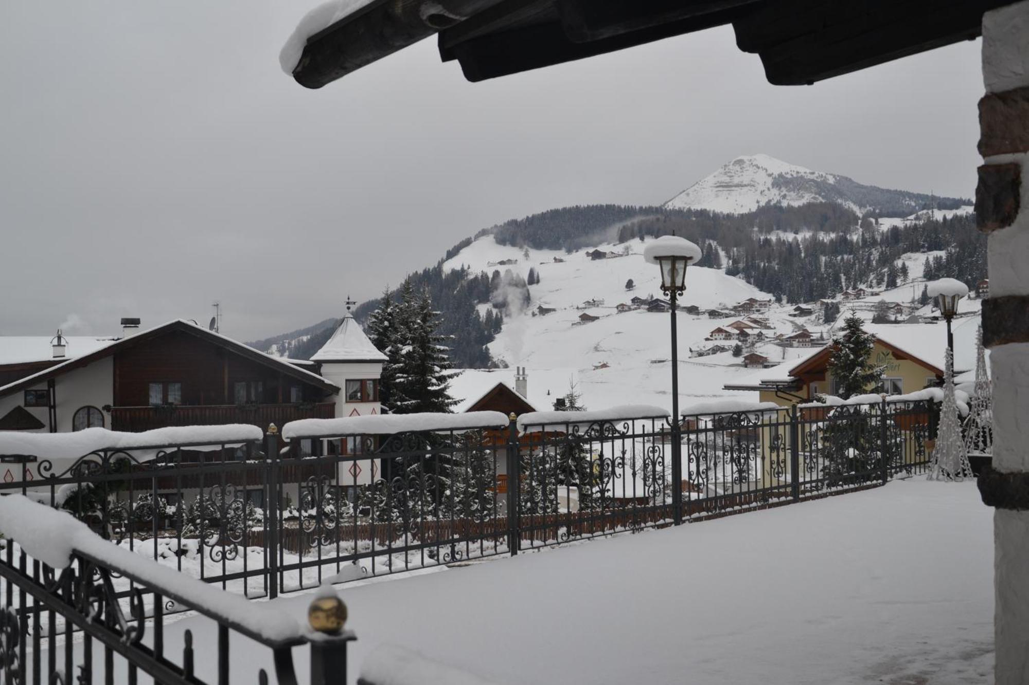 Hotel Scoiattolo Selva di Val Gardena Esterno foto