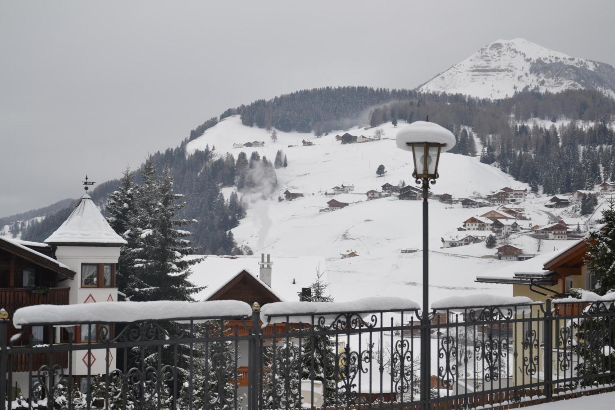 Hotel Scoiattolo Selva di Val Gardena Esterno foto