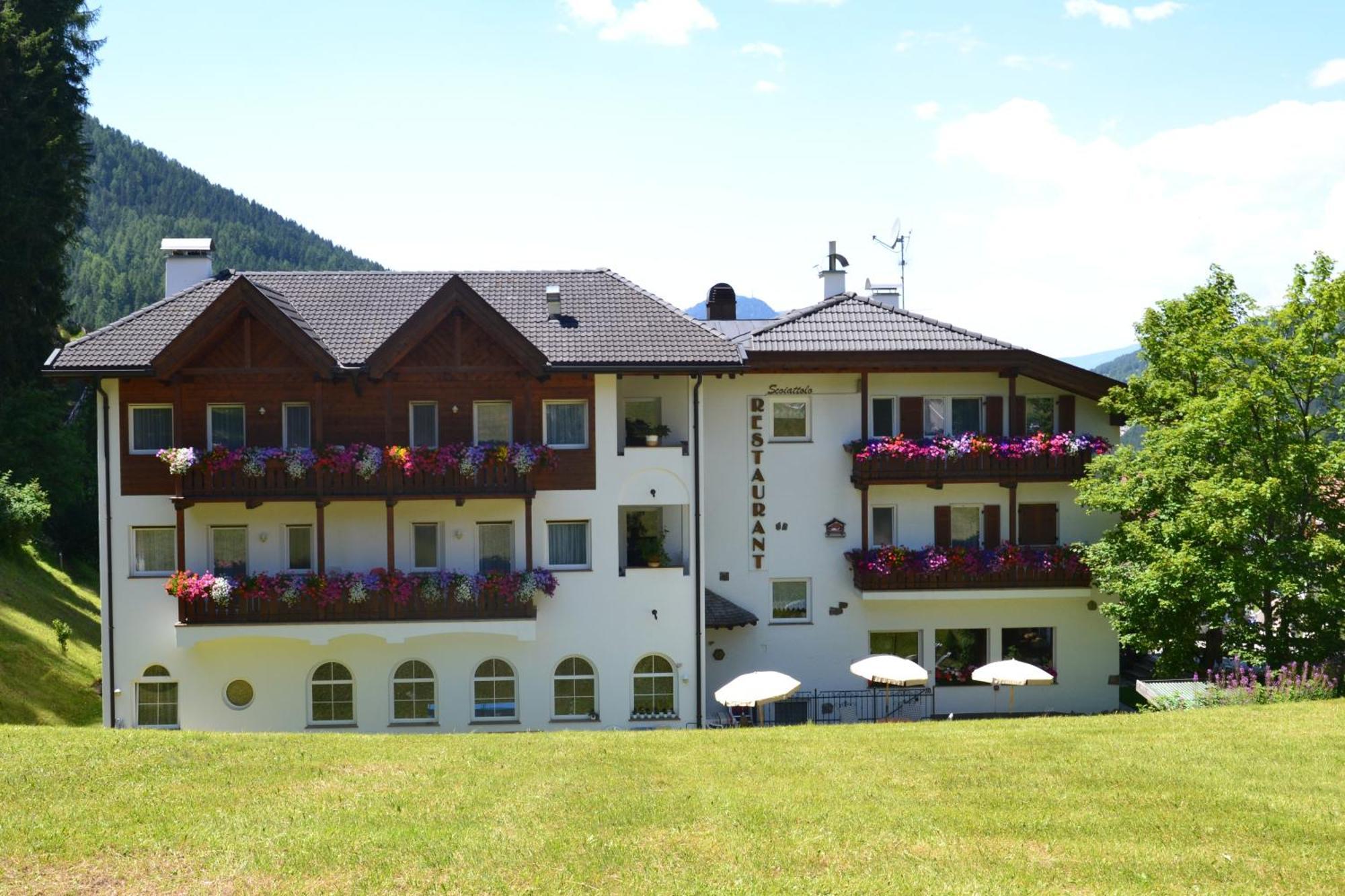Hotel Scoiattolo Selva di Val Gardena Esterno foto