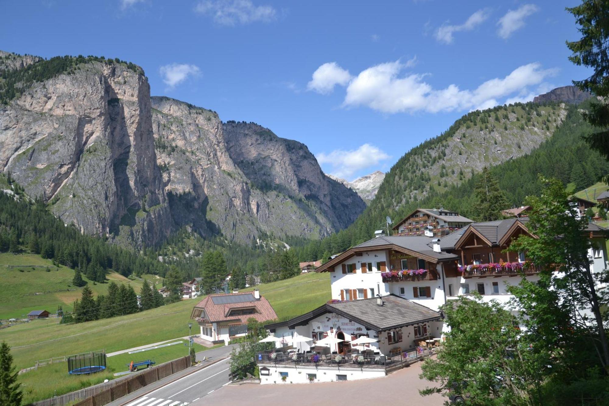 Hotel Scoiattolo Selva di Val Gardena Esterno foto