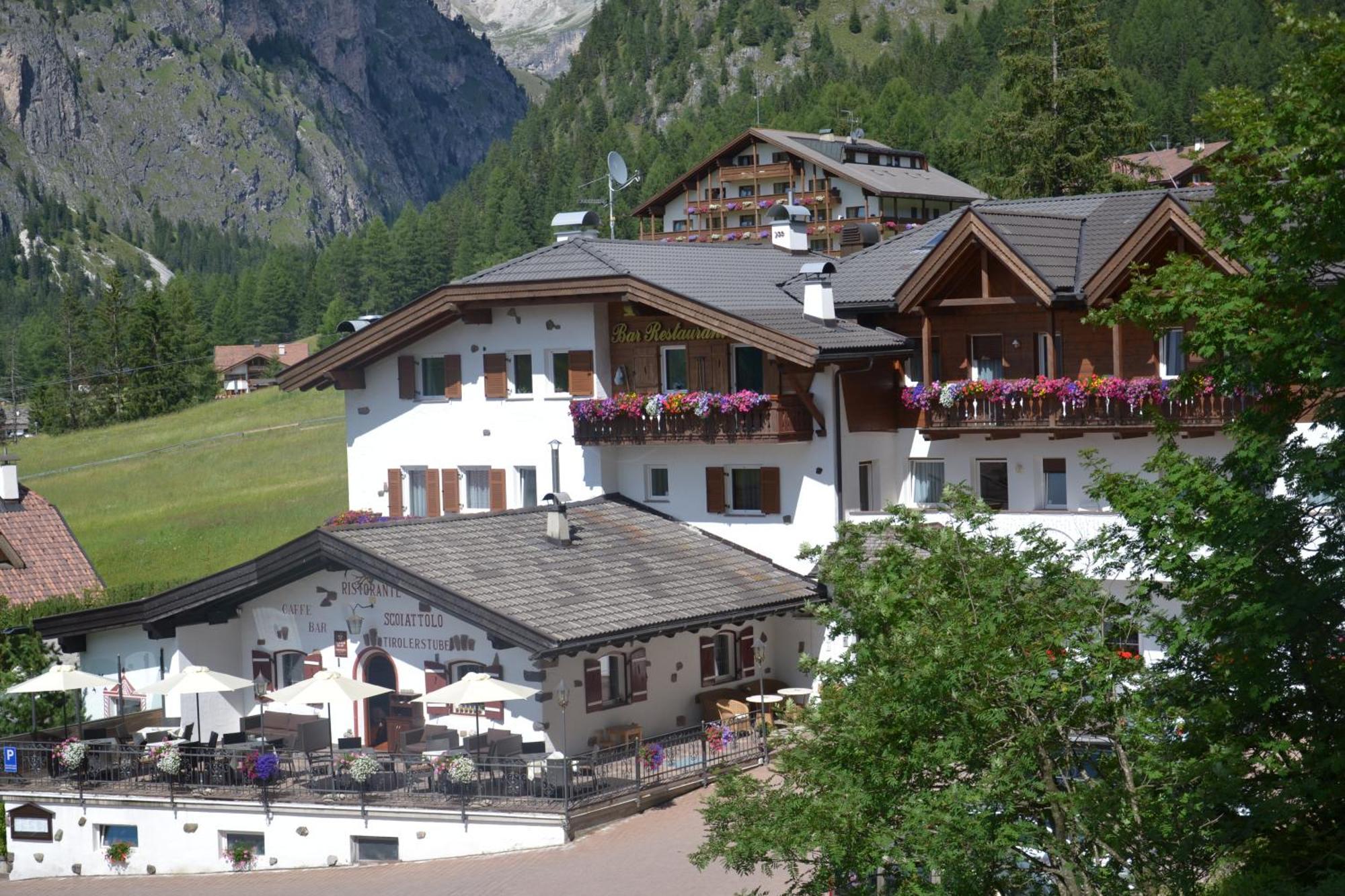 Hotel Scoiattolo Selva di Val Gardena Esterno foto