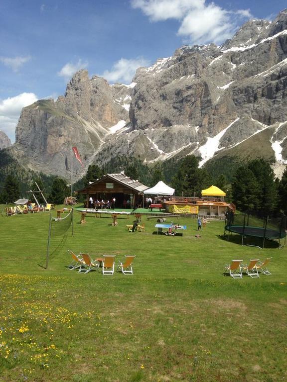 Hotel Scoiattolo Selva di Val Gardena Esterno foto