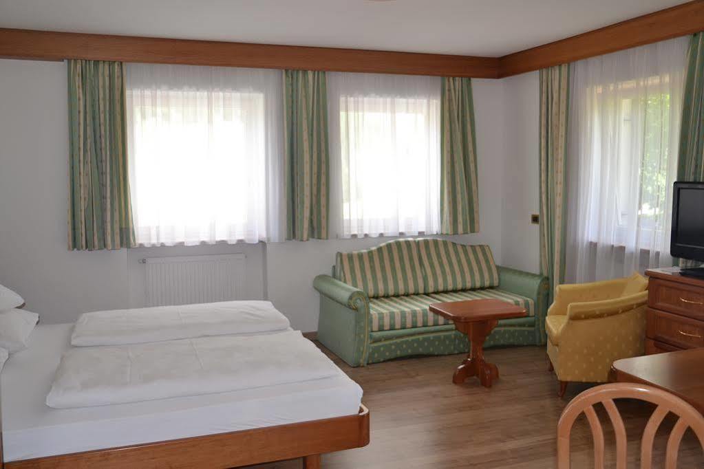 Hotel Scoiattolo Selva di Val Gardena Esterno foto