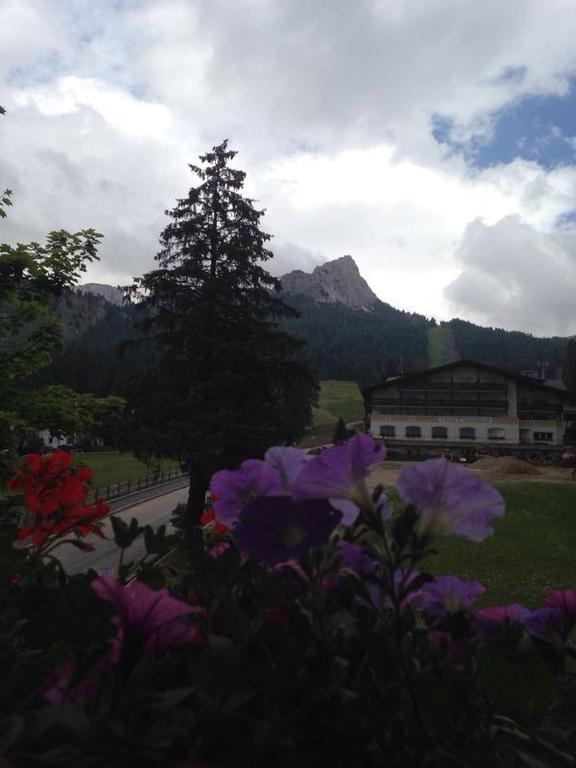 Hotel Scoiattolo Selva di Val Gardena Camera foto